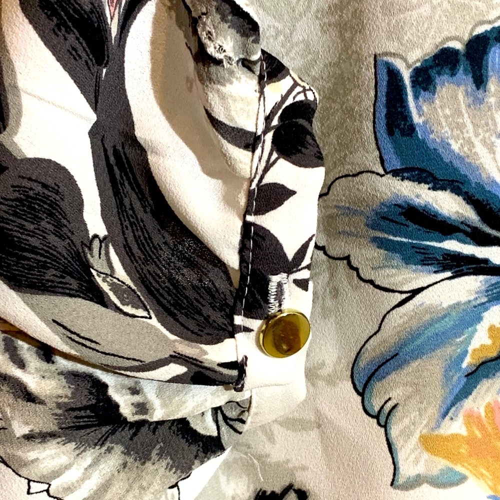💥EUC💥 White House Black Market Floral Print Blouse - Size 4 - Picture 11 of 16